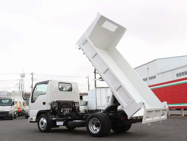 いすゞ エルフ 2RG-NKR88AD(2WD)の写真23