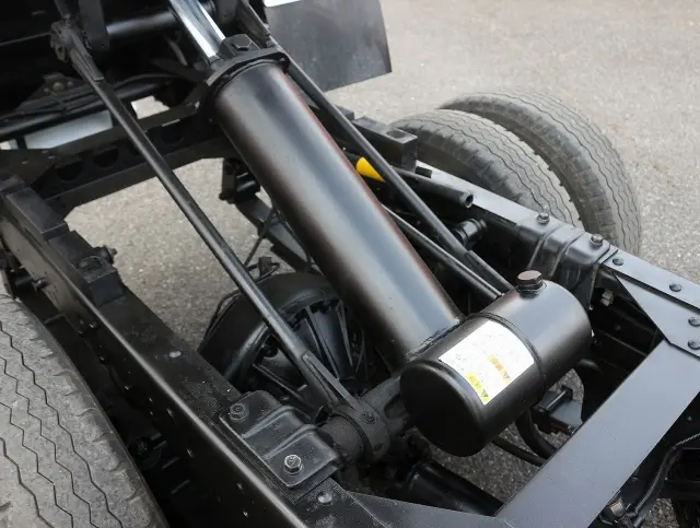 いすゞ エルフ 2RG-NKR88AD(2WD)の写真30