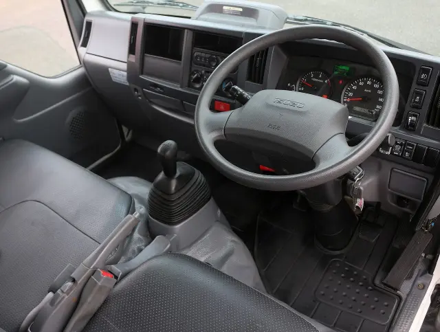 いすゞ エルフ 2RG-NKR88AD(2WD)の写真38