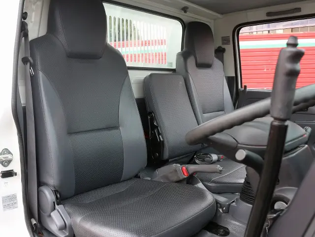 いすゞ エルフ 2RG-NKR88AD(2WD)の写真40