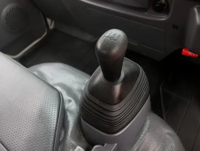 いすゞ エルフ 2RG-NKR88AD(2WD)の写真43