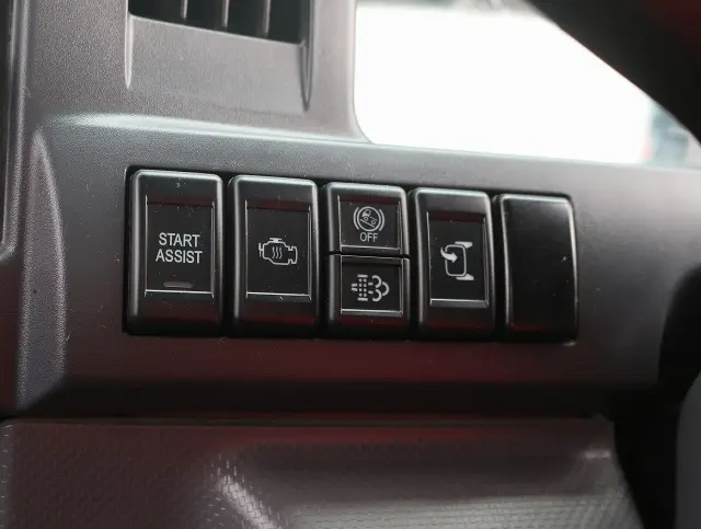 いすゞ エルフ 2RG-NKR88AD(2WD)の写真45