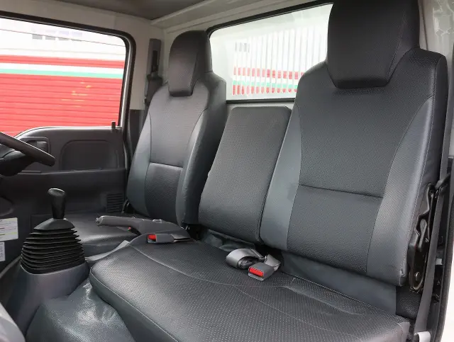 いすゞ エルフ 2RG-NKR88AD(2WD)の写真50