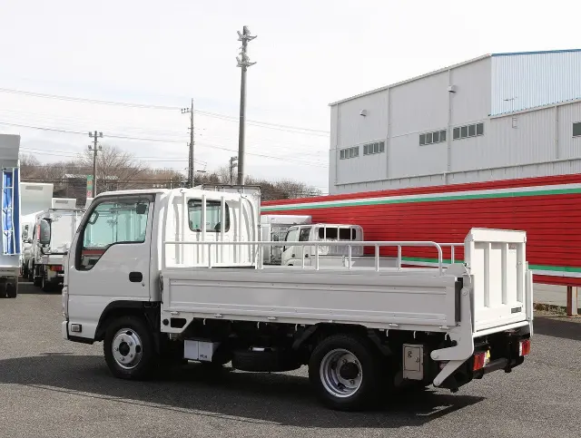 いすゞ エルフ TKG-NJR85A(2WD)の写真7