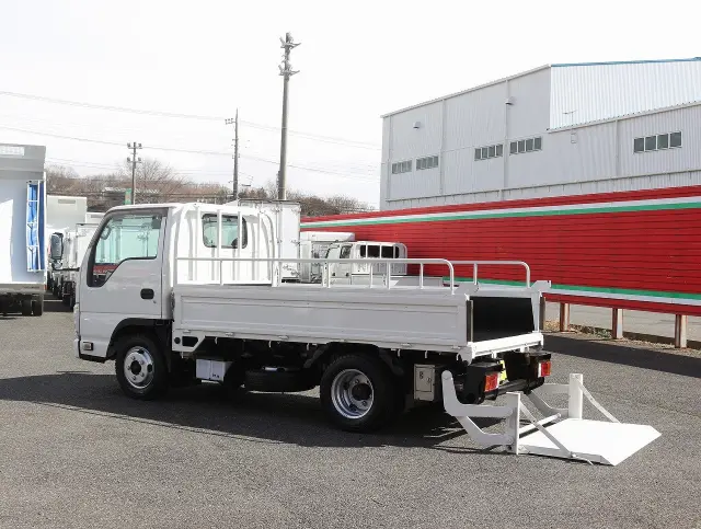 いすゞ エルフ TKG-NJR85A(2WD)の写真18