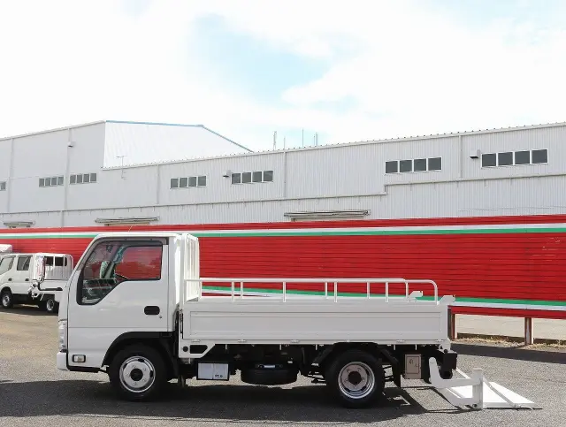 いすゞ エルフ TKG-NJR85A(2WD)の写真19