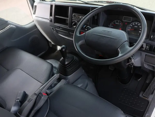 いすゞ エルフ TKG-NJR85A(2WD)の写真27