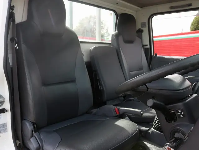 いすゞ エルフ TKG-NJR85A(2WD)の写真29