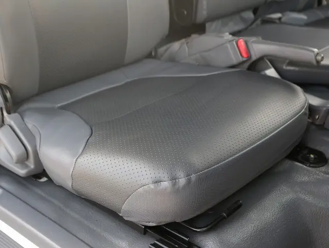 いすゞ エルフ TKG-NJR85A(2WD)の写真30