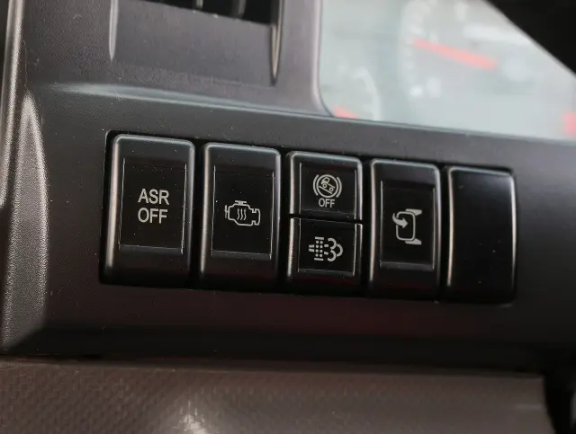 いすゞ エルフ TKG-NJR85A(2WD)の写真36