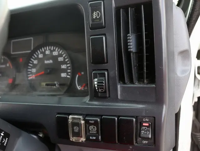 いすゞ エルフ TKG-NJR85A(2WD)の写真38