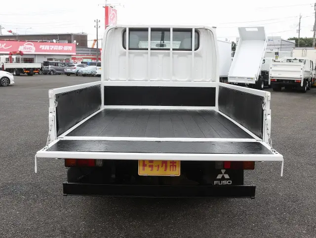 三菱 キャンター TKG-FBA20(2WD)の写真9