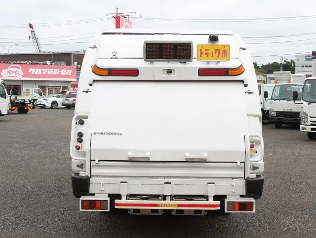 いすゞ エルフ BKG-NMR85AN(2WD)の写真6