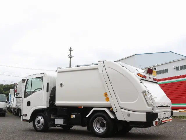いすゞ エルフ BKG-NMR85AN(2WD)の写真7
