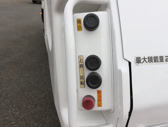 いすゞ エルフ BKG-NMR85AN(2WD)の写真11