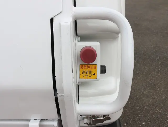 いすゞ エルフ BKG-NMR85AN(2WD)の写真13