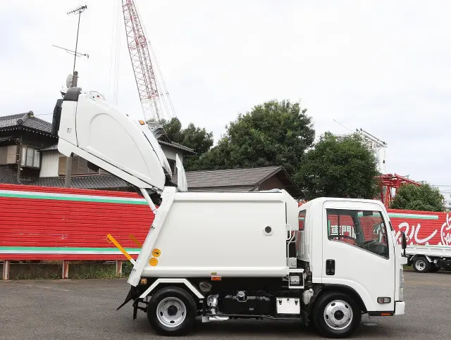 いすゞ エルフ BKG-NMR85AN(2WD)の写真19