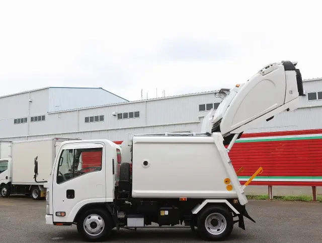 いすゞ エルフ BKG-NMR85AN(2WD)の写真26