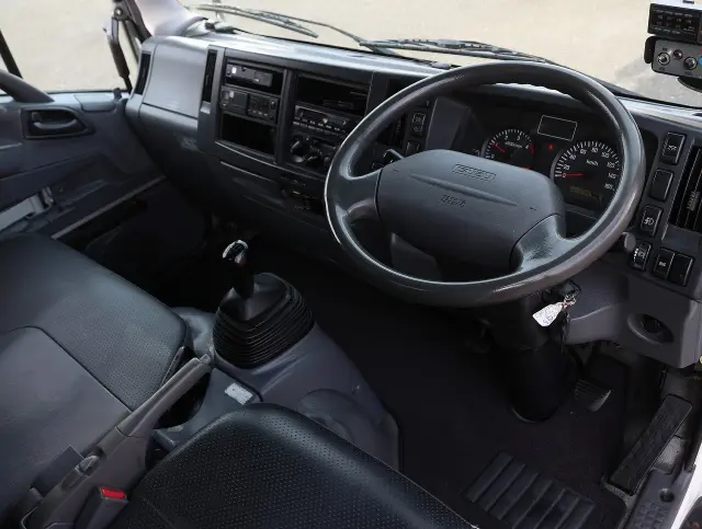 いすゞ エルフ BKG-NMR85AN(2WD)の写真34