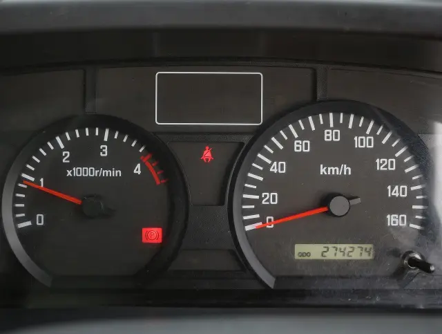 いすゞ エルフ BKG-NMR85AN(2WD)の写真39