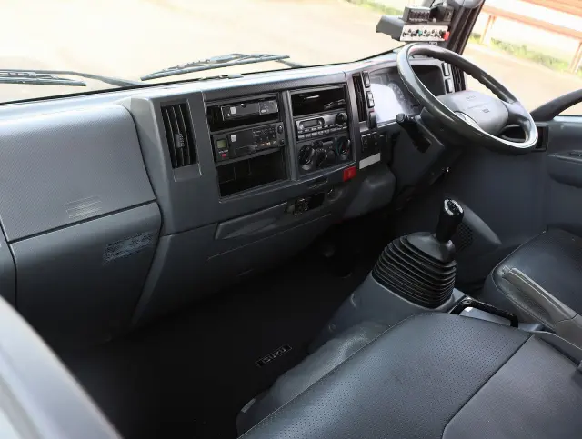 いすゞ エルフ BKG-NMR85AN(2WD)の写真47
