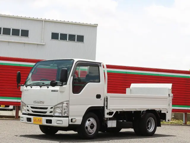 いすゞ エルフ TRG-NJR85A(2WD)の写真1
