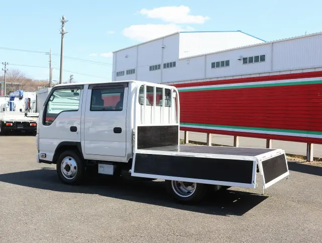 いすゞ エルフ TRG-NJS85A(4WD)の写真17