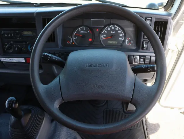 いすゞ エルフ TRG-NJS85A(4WD)の写真29