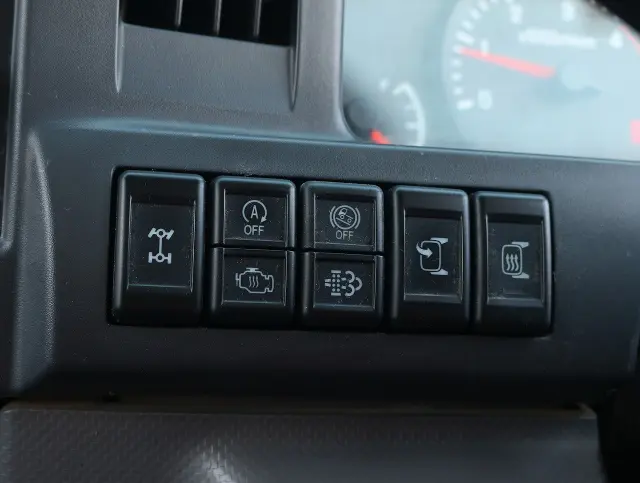 いすゞ エルフ TRG-NJS85A(4WD)の写真35