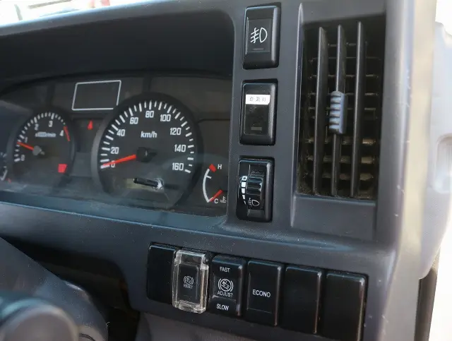 いすゞ エルフ TRG-NJS85A(4WD)の写真36