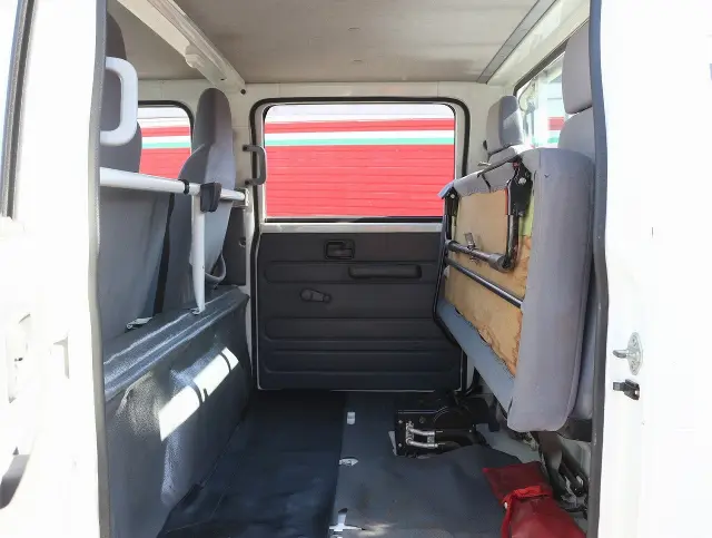 いすゞ エルフ TRG-NJS85A(4WD)の写真47