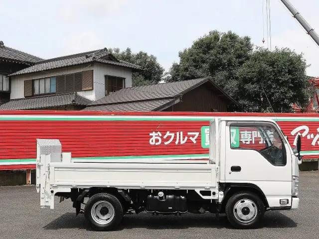 いすゞ エルフ TRG-NJR85A(2WD)の写真4