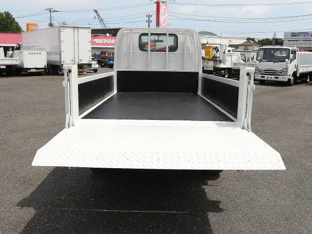 いすゞ エルフ TRG-NJR85A(2WD)の写真10