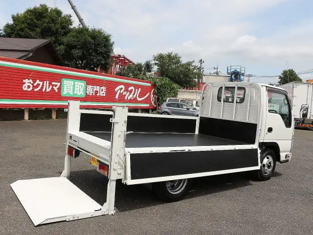 いすゞ エルフ TRG-NJR85A(2WD)の写真19