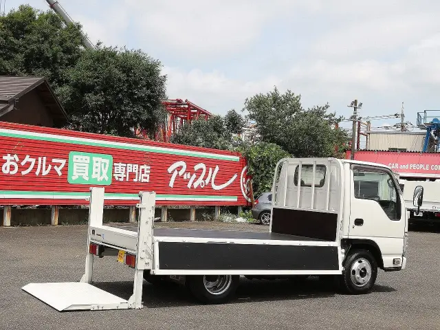 いすゞ エルフ TRG-NJR85A(2WD)の写真21