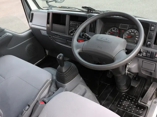 いすゞ エルフ TRG-NJR85A(2WD)の写真30