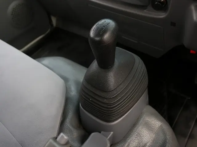 いすゞ エルフ TRG-NJR85A(2WD)の写真36