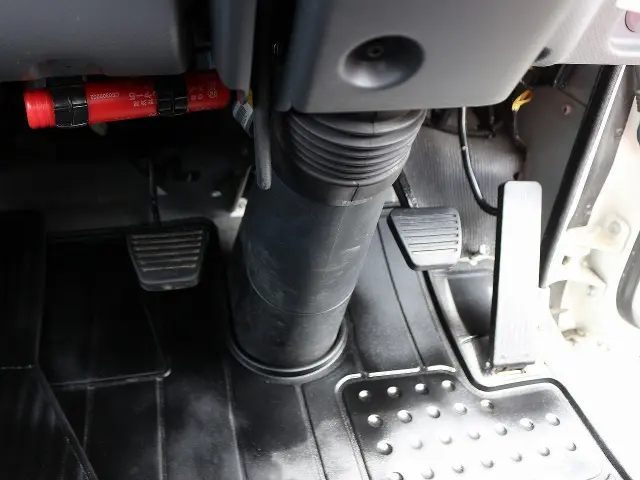 いすゞ エルフ TRG-NJR85A(2WD)の写真37