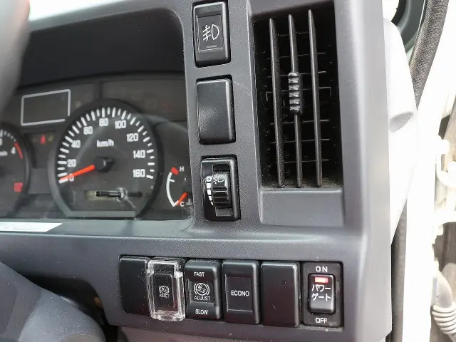 いすゞ エルフ TRG-NJR85A(2WD)の写真41