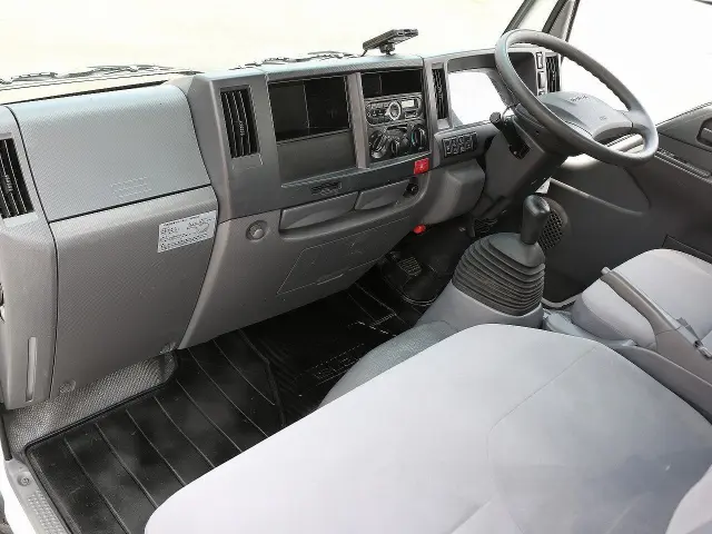 いすゞ エルフ TRG-NJR85A(2WD)の写真42