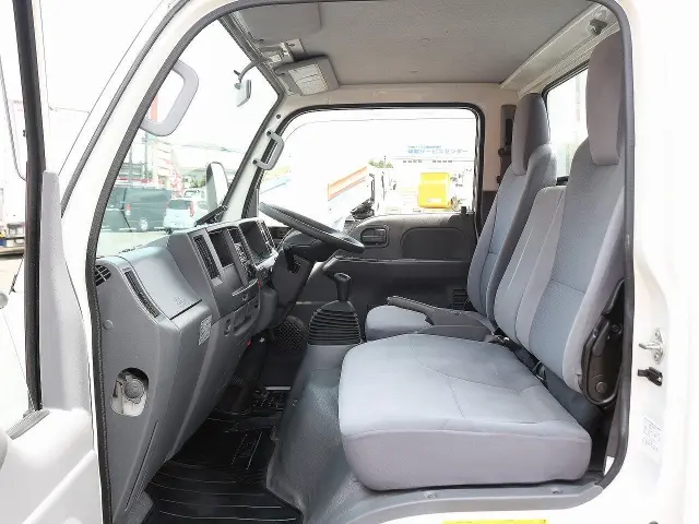 いすゞ エルフ TRG-NJR85A(2WD)の写真43