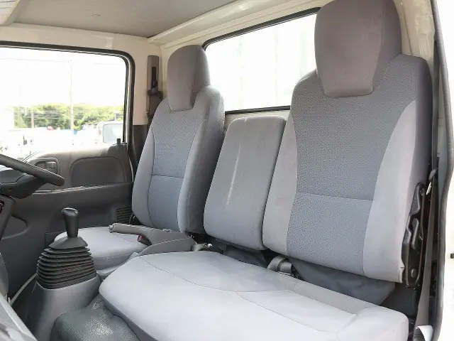 いすゞ エルフ TRG-NJR85A(2WD)の写真44