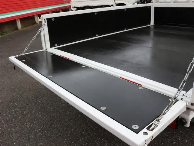 三菱 キャンター TPG-FBA20(2WD)の写真9