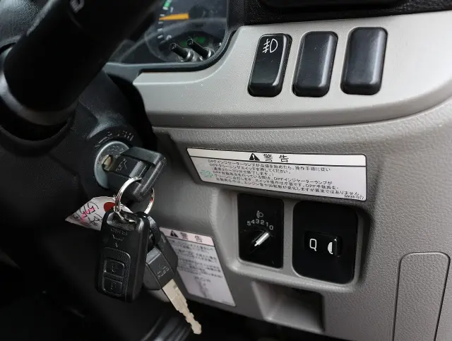 三菱 キャンター TPG-FBA20(2WD)の写真37