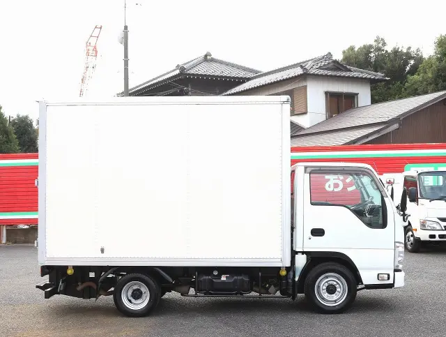 いすゞ エルフ TKG-NHR85AN(2WD)の写真4