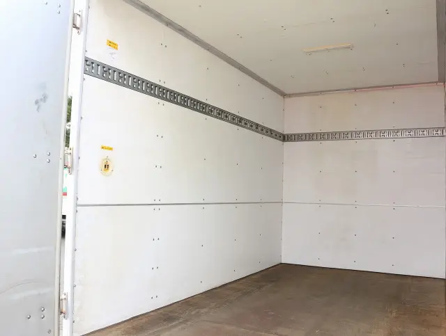 いすゞ エルフ TKG-NHR85AN(2WD)の写真10