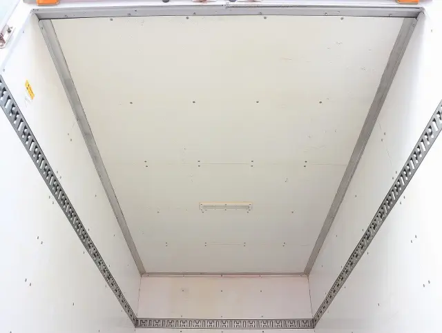 いすゞ エルフ TKG-NHR85AN(2WD)の写真13