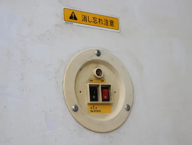 いすゞ エルフ TKG-NHR85AN(2WD)の写真16