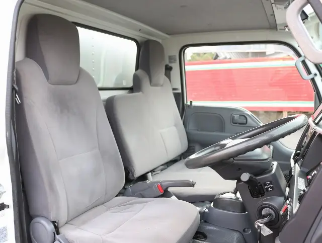 いすゞ エルフ TKG-NHR85AN(2WD)の写真41