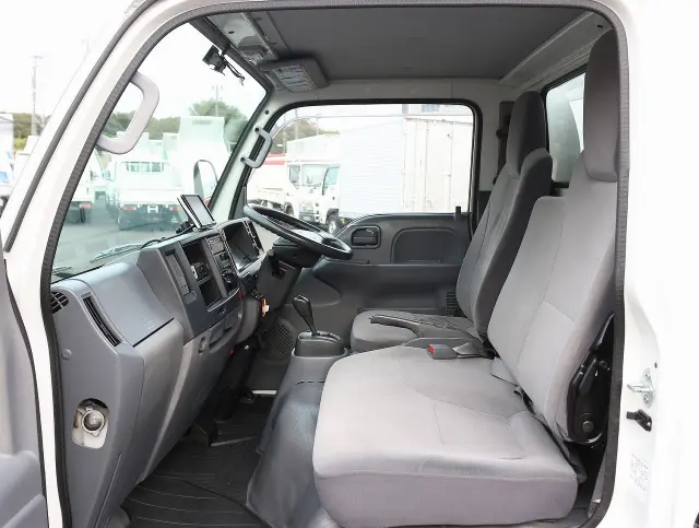 いすゞ エルフ TKG-NHR85AN(2WD)の写真42